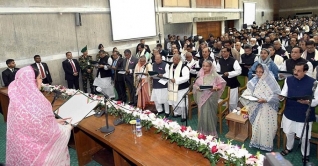 সরাসরি নির্বাচিত ২২ নারী, ক’জন থাকবেন মন্ত্রিসভায় 