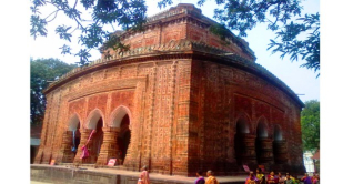 ঐতিহ্য নান্দনিকতায় অনন্য কান্তজির মন্দির 