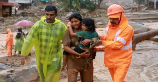 কেরালায় ভূমিধস: নারী ও শিশুসহ প্রাণহানী ৫৬