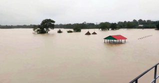 এখনও রেকর্ড বিপৎসীমার ওপরে গোমতীর পানি