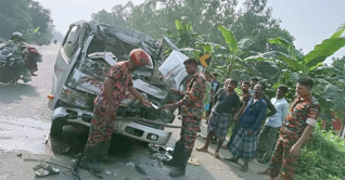 দাদির মরদেহ বাড়িতে নেওয়ার পথে প্রাণ গেল নাতির