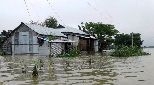 যমুনার পানি বৃদ্ধি অব্যাহত, বাড়ছে দুর্ভোগ