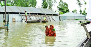 কুড়িগ্রামে পানিবন্দী অন্তত ৬০ হাজার মানুষ