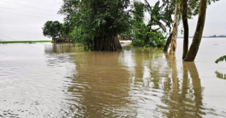 রংপুরে আকস্মিক বন্যা, দিশেহারা পানিবন্দি লক্ষাধিক মানুষ