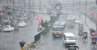 সকাল থেকে আশ্বিনের বৃষ্টি, রাজধানীবাসীর ভোগান্তি