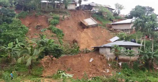 চট্টগ্রামে পাহাড় ধসে শিশুসহ ২ জনের প্রাণহানী