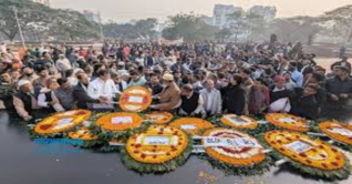 বুদ্ধিজীবীদের শ্রদ্ধা জানাতে স্মৃতিসৌধে জনতার ঢল