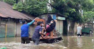 বিদ্যুৎ ও যোগাযোগ বিচ্ছিন্ন ফেনী, দুর্ভোগ চরমে