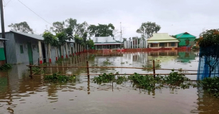 ফেনীতে এখনও পানিবন্দি ৫ লাখ মানুষ