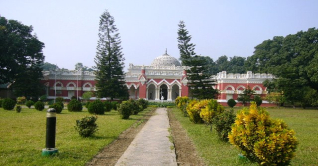 নাটোরের উত্তরা গণভবন প্রাচীন স্থাপত্যকলার অপরুপ নিদর্শন