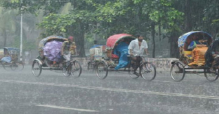 রাজধানীতে বৃষ্টি, জনজীবনে ভোগান্তি