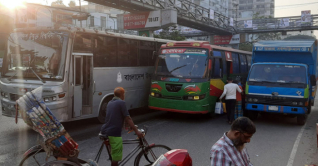 রাজধানীতে যান চলাচল স্বাভাবিক, বিভিন্ন মোড়ে সতর্ক পুলিশ