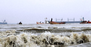 বঙ্গোপসাগরে নিম্নচাপ, বন্দরগুলোতে সতর্ক সংকেত