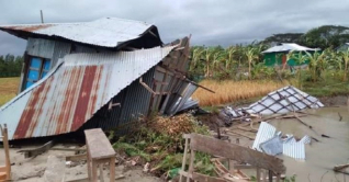 মিধিলি`র আঘাতে নোয়াখালীতে ২ শতাধিক ঘরবাড়ি বিধস্ত