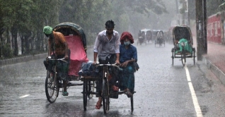 সতর্ক সংকেত নামলেও আছে ভারী বৃষ্টির আভাস