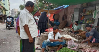 রাজশাহী নিউমার্কেটের কাঁচাবাজারে ভয়াবহ অগুন