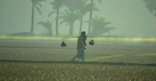 কনকনে ঠান্ডায় বিপর্যস্ত উত্তরের জনজীবন