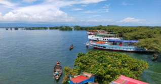 পর্যটক না আসায় হতাশ টাঙ্গুয়ার হাওরের শ্রমিকরা