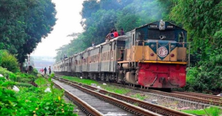 ১০ ঘণ্টা পর ঢাকা-ময়মনসিংহ রুটে ট্রেন চলাচল স্বাভাবিক