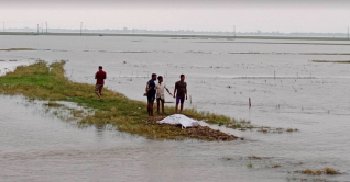 ঢলের পানিতে নিখোঁজ মায়ের মরদেহ উদ্ধার