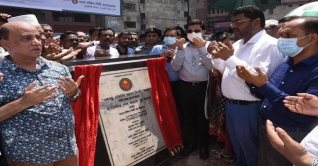 আগামী সপ্তাহ থেকে লাল চিহ্নিত সড়কে হকার বসতে দেয়া হবে না: তাপস