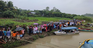 মুন্সীগঞ্জ ডুবে যাওয়া ট্রলার উদ্ধার হয়নি: এখনো নিখোঁজ ৫