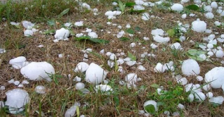 মৌসুমের শুরুতেই সুনামগঞ্জে শিলাবৃষ্টি